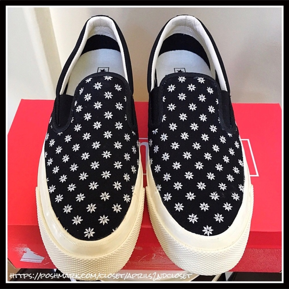 CONVERSE CANVAS STYLISH SLIP ON SHOES - Picture 5 of 8